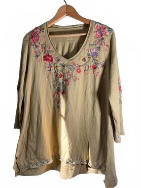 Caite Handmade Embroidered Green Long Sleeve Top Small (Large)